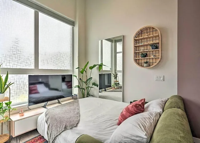 Stylish Ballard Studio 15 Mins From Space Needle